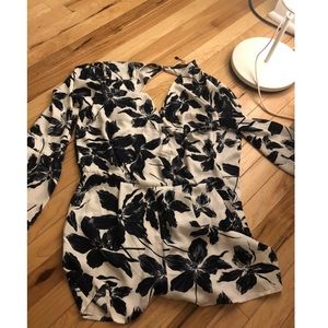 Dynamite floral romper size medium.